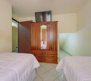 2 bedrooms, internet, bed sheets
