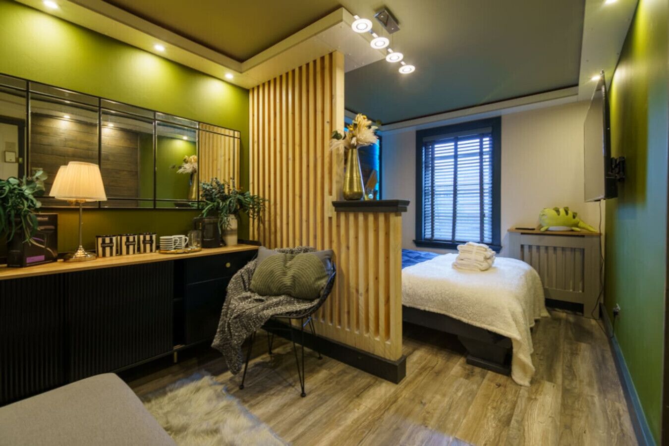 5 soverom, skrivebord og wi-fi