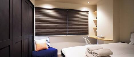 1 dormitorio, escritorio, tabla de planchar con plancha y wifi gratis