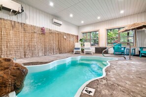 屋内プール、温水プール