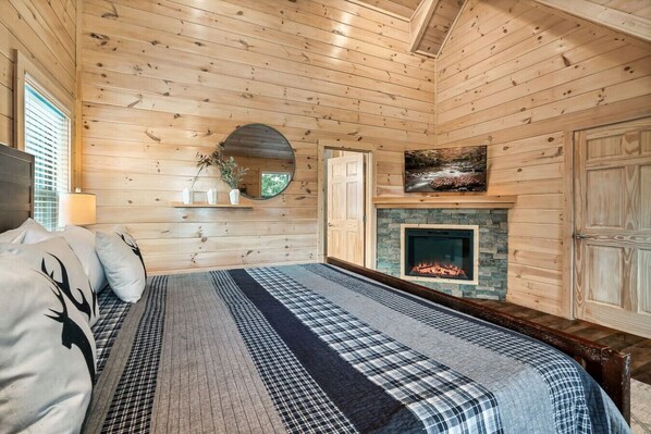 5 bedrooms, iron/ironing board, free WiFi, bed sheets