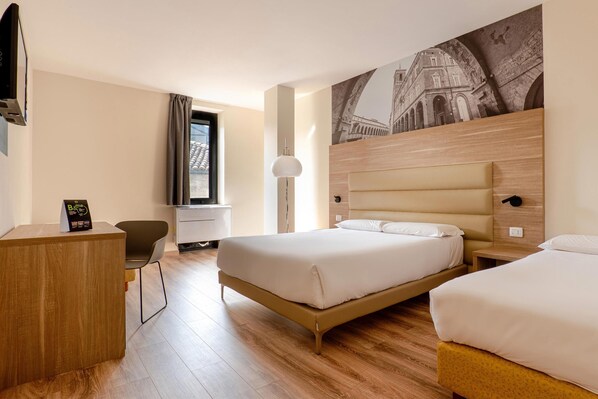Standard Triple Room | Free WiFi, bed sheets - B&B HOTEL Fabriano Janus (Fabriano)