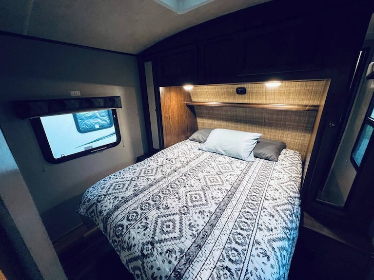 Secluded Lakeside Rv Experience - 텍사스