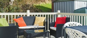 Cookies Corner is a three-bedroom caravan is perfect for a relaxing getaway.