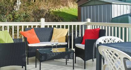 Cookies Corner is a three-bedroom caravan is perfect for a relaxing getaway.