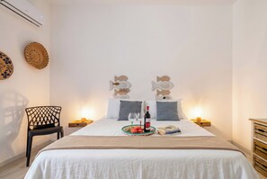 3 bedrooms, desk, iron/ironing board, travel crib - ClickSardegna HiddenGarden with garden and whirlpool in the heart of Alghero (Alghero)