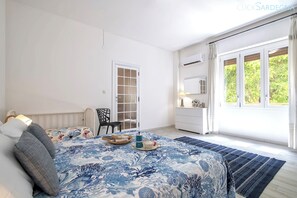 3 camere, una scrivania, ferro/asse da stiro, culla da viaggio