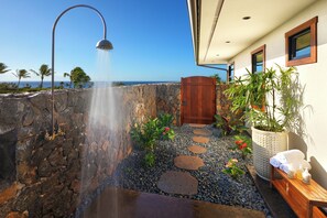 Property grounds - Private Paradise: Ocean-View Kukuiʻula Luxury Home With Pool and Spa (Koloa)