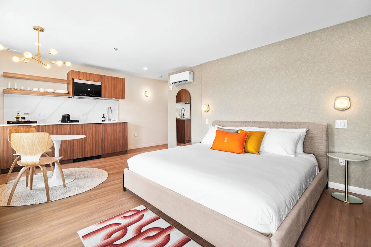 In-room safe, desk, laptop workspace, iron/ironing board