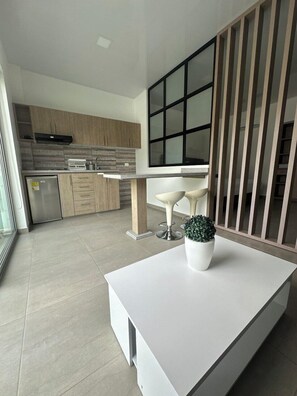 Cookware/dishes/utensils - 97 loft (Cali)