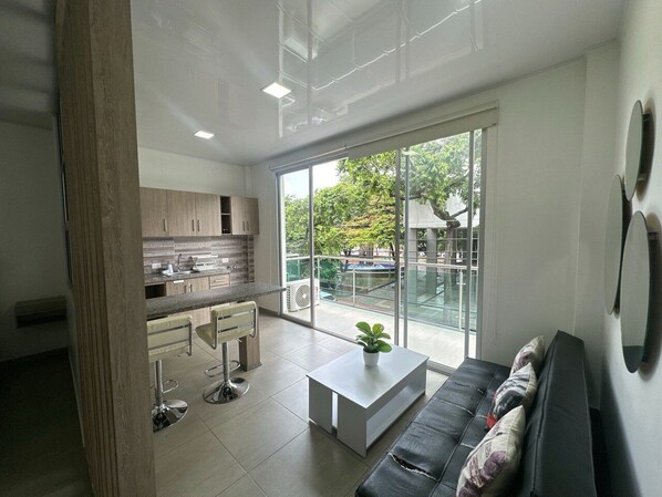 Living area - 97 loft (Cali)