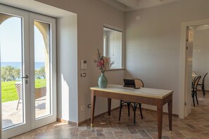Vil·la exclusiva, balcó, vistes al mar | Sala d'estar