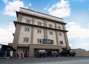Front of property - Arabia Style Hotel Wahid Hasyim (Medan)
