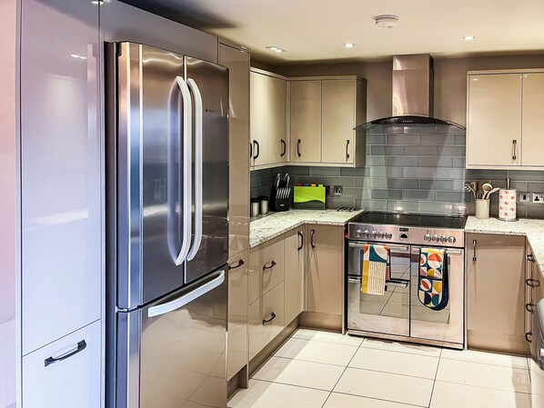 Dishwasher, highchair