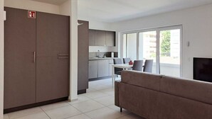 Besorolás nélküli kép, 3. 151 közül, gomb