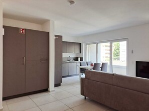 Superior Condo, Balcony | Living area | 32-inch flat-screen TV with satellite channels - Urban Residence Apartments with parking  (Lugano)