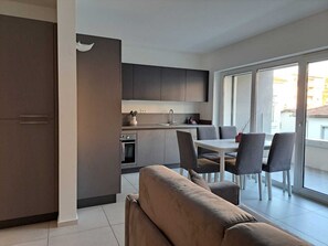 Junior Apartment | Private kitchen | Fridge, oven, stovetop, dishwasher - Urban Residence Apartments with parking  (Lugano)