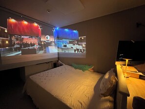 1 bedroom, bed sheets