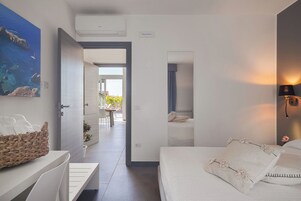 Panoramic Apartment, 2 Bedrooms, Jetted Tub, City View | 2 bedrooms, laptop workspace, soundproofing, free WiFi