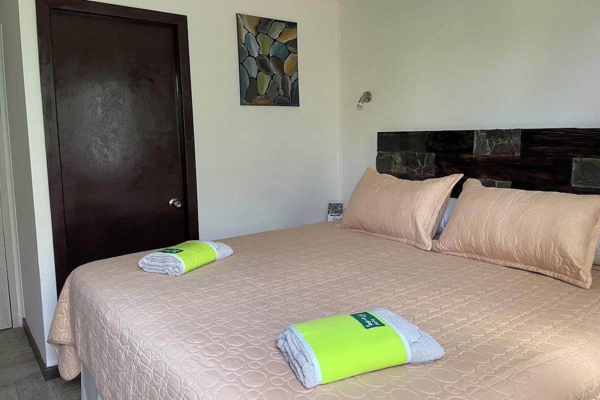 Family Room | Free WiFi, bed sheets