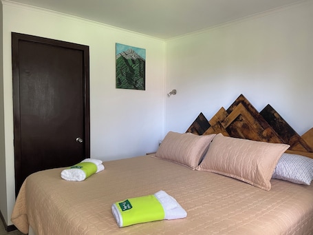 Family Room | Free WiFi, bed sheets
