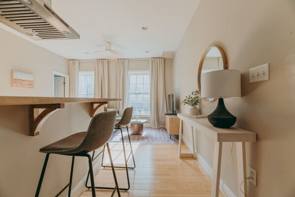 Interior - The Maisonette on Duke | King Bed, Chic, Downtown Lancaster (Lancaster)