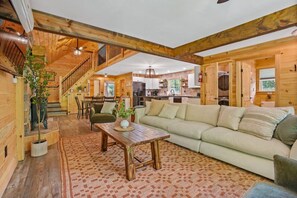 Smart TV, fireplace - Tuscarora Mountain Retreat | Hot Tub, Hiking, Family Cabin (Orbisonia)