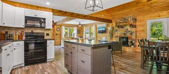 Tuscarora Mountain Retreat | Hot Tub, Hiking, Family Cabin