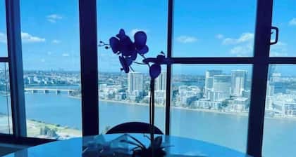 Luxurious Startling waterview highrise Condo