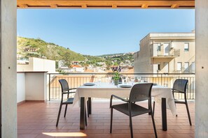 Superior Apartment, 2 Bedrooms, City View | Balcony
