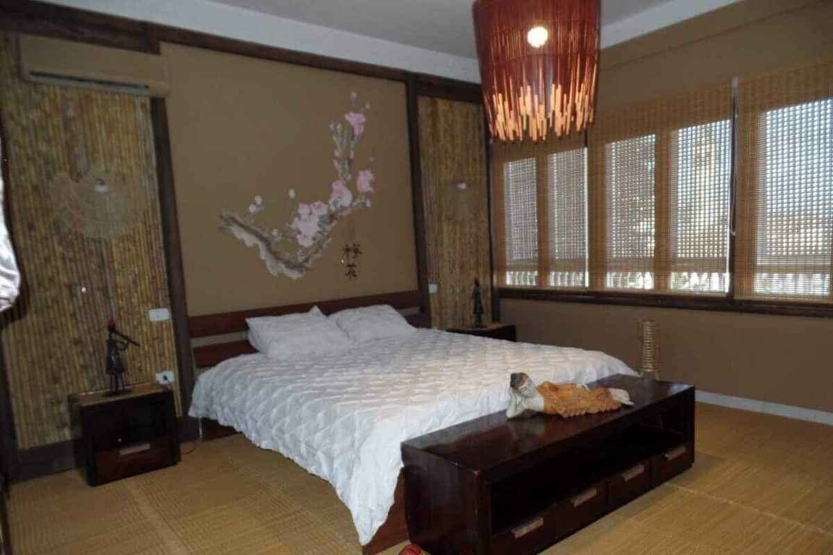 Deluxe Room, Beach View | Bed sheets
