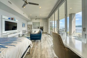 1 habitación, escritorio, tabla de planchar con plancha y wifi