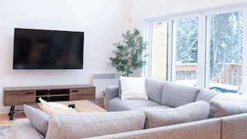 TV connectée, cheminée, baby-foot