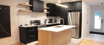 Luxury chalet with fireplace, games room, close to popular ski resorts