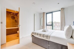 2 chambres, bureau, fer et planche à repasser, Wi-Fi