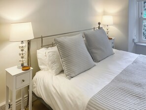 3 bedrooms, free WiFi, bed sheets - 3 bedroom accommodation in Penzance (Penzance)