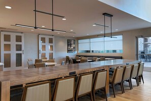 Tägliches inbegriffenes Frühstück zur Selbstbedienung