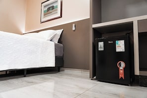 1 bedroom, in-room safe, desk, laptop workspace