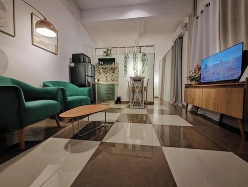 New, Exclusive, Central, Shoppings 3 min. away. CATARATAS just 30 Km away