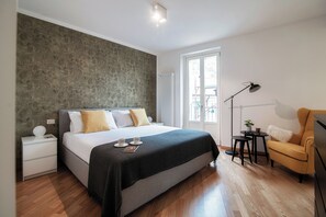 Appartamento, balcone, vista lago parziale | 1 camera, biancheria da letto di alta qualità, copriletto in piuma