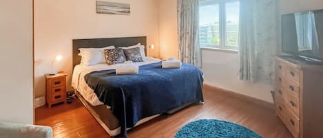 4 bedrooms, free WiFi, bed sheets