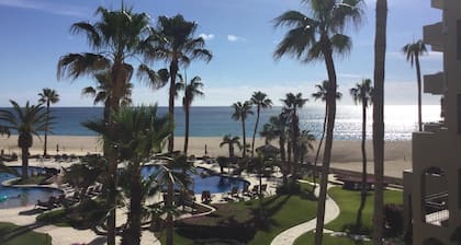 El Zalate Top Floor Beachfront 2 Bed 2 Bath beautiful white sandy beach