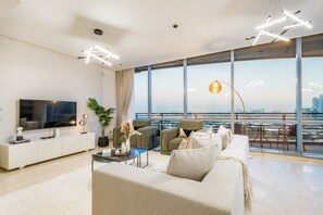 TV - Modern 2BR in Sky Gardens, DIFC by Deluxe Holiday Homes (Dubai)