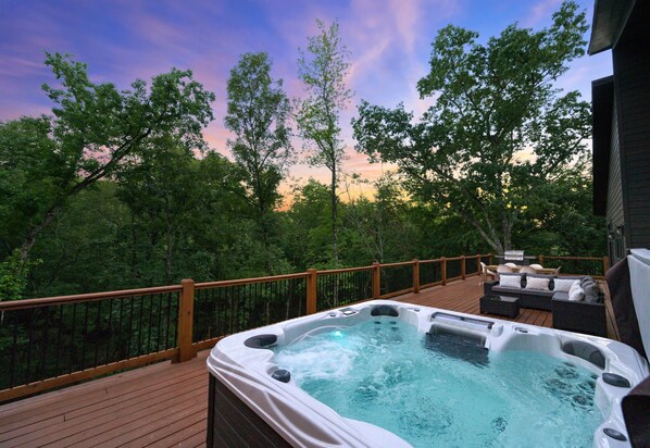 Outdoor spa tub