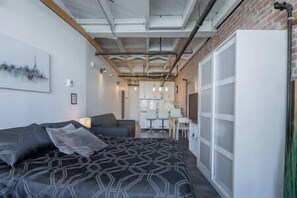 1 bedroom, iron/ironing board, WiFi, bed sheets