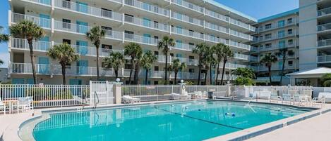 Piscina all'aperto, una piscina riscaldata