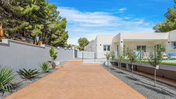 Villa (3 Bedrooms) | Exterior