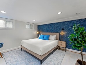 1 slaapkamer, een strijkplank/strijkijzer, reisbedje, wifi