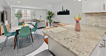 Bright Garden Level DC 1BR Condo | King Bed + W/D