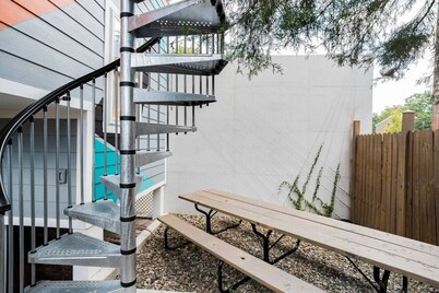 Mid-Century Marvel Steps from Restaurants and Bars